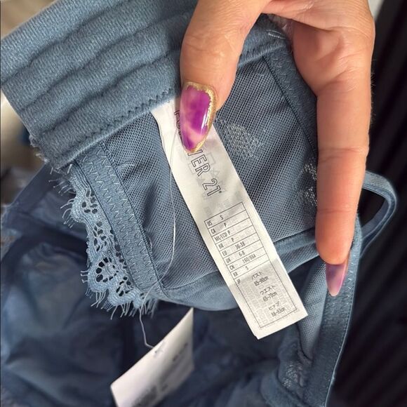 Forever 21 Blue Lace Intimates crop top - Picture 3 of 3